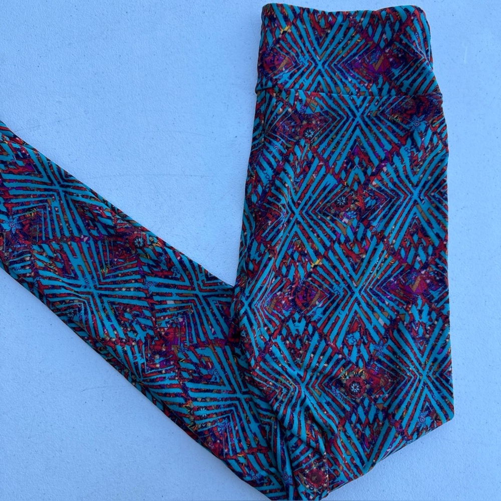 NWOT LuLaRoe OS One Size Blue and Red Geometric Leggings